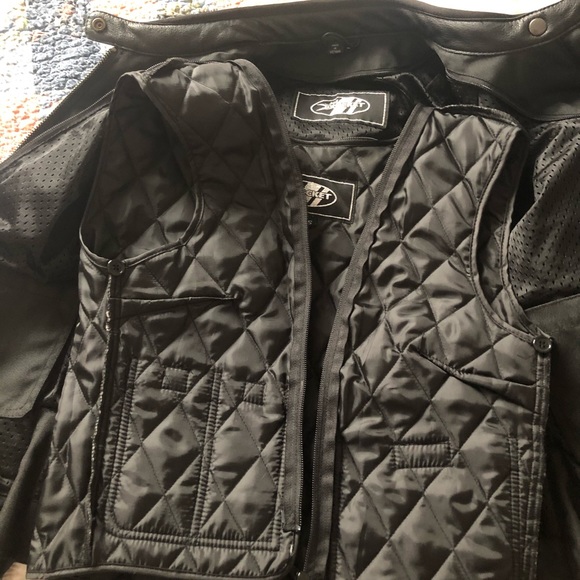 COPY - Motorcycle Leather Jacket - Picture 16 of 16